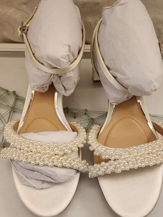 Jewel By Badgley Mischka "Ninnette" Ivory Satin Pearl Sandals. NIB. Size 6 - Picture 4 of 10